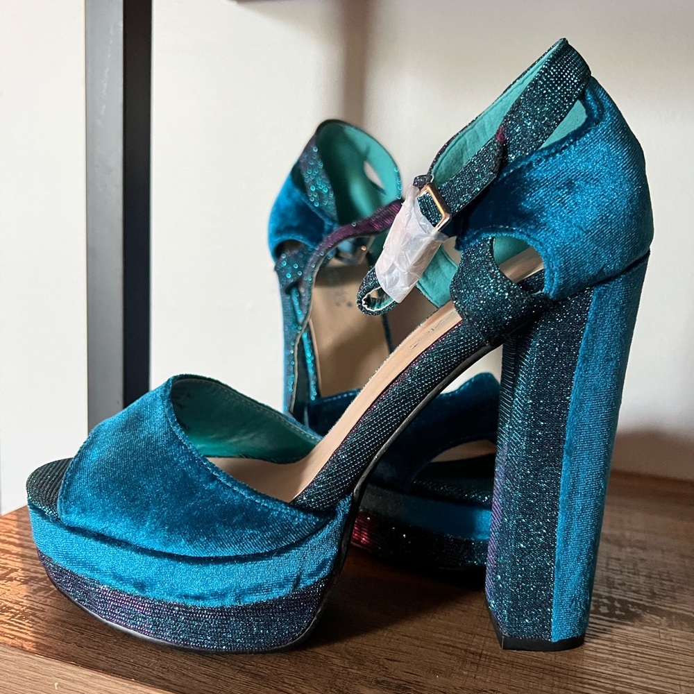 Elegant Teal Velvet Platform Heels